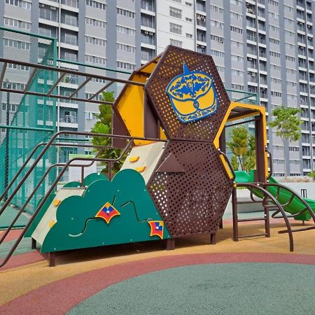 Impiana Homestay Near Putrajaya, Cyberjaya, Musliem Only,Wifi,Netflix كامبونج دنغكيل المظهر الخارجي الصورة