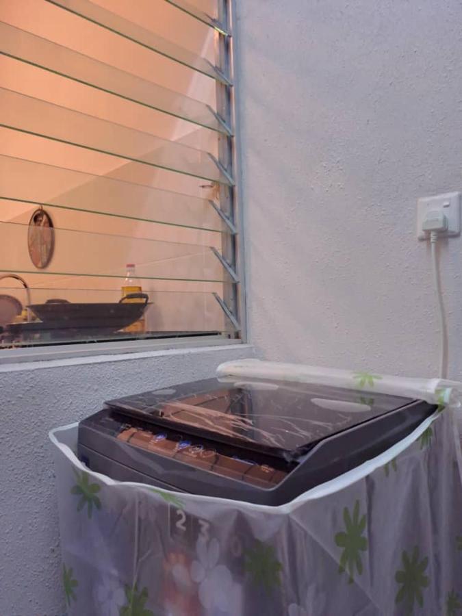 Impiana Homestay Near Putrajaya, Cyberjaya, Musliem Only,Wifi,Netflix كامبونج دنغكيل المظهر الخارجي الصورة