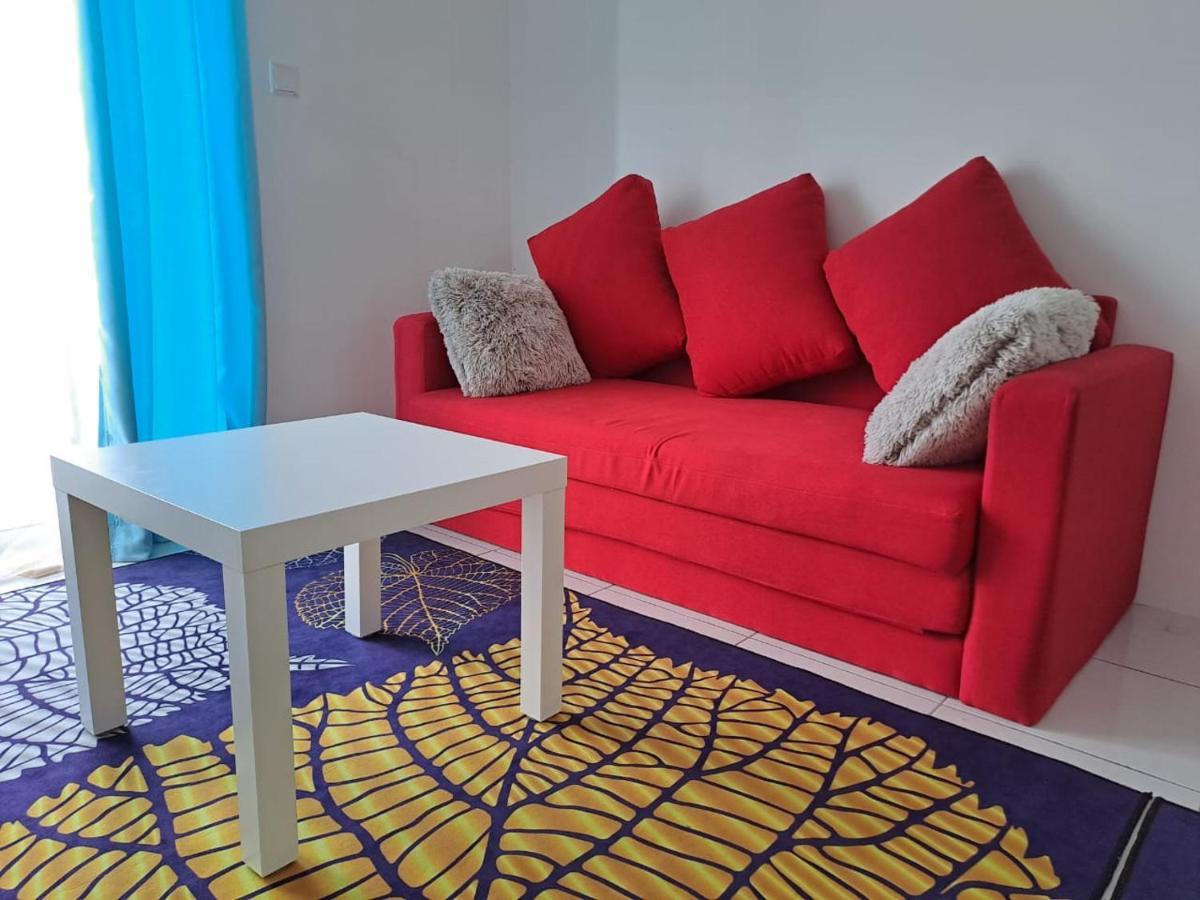 Impiana Homestay Near Putrajaya, Cyberjaya, Musliem Only,Wifi,Netflix كامبونج دنغكيل المظهر الخارجي الصورة