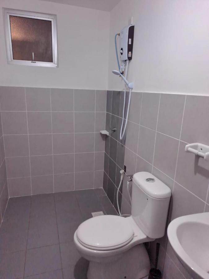 Impiana Homestay Near Putrajaya, Cyberjaya, Musliem Only,Wifi,Netflix كامبونج دنغكيل المظهر الخارجي الصورة
