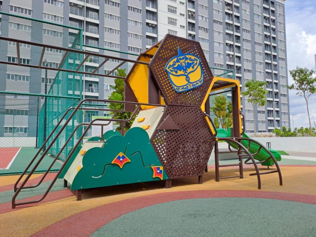 Impiana Homestay Near Putrajaya, Cyberjaya, Musliem Only,Wifi,Netflix كامبونج دنغكيل المظهر الخارجي الصورة