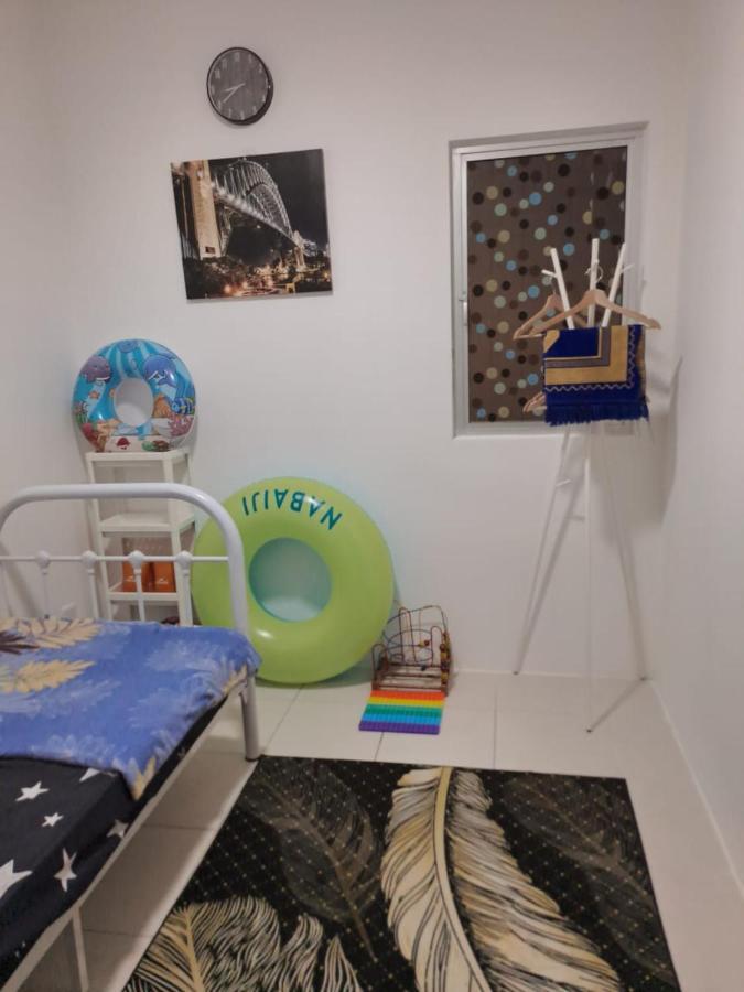 Impiana Homestay Near Putrajaya, Cyberjaya, Musliem Only,Wifi,Netflix كامبونج دنغكيل المظهر الخارجي الصورة