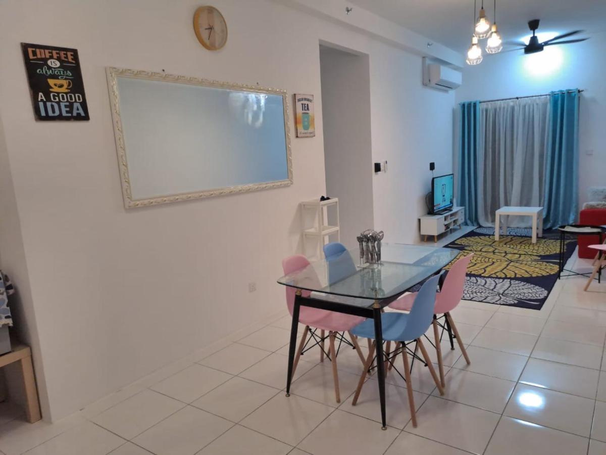 Impiana Homestay Near Putrajaya, Cyberjaya, Musliem Only,Wifi,Netflix كامبونج دنغكيل المظهر الخارجي الصورة
