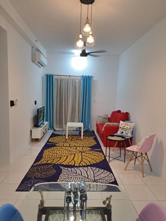 Impiana Homestay Near Putrajaya, Cyberjaya, Musliem Only,Wifi,Netflix كامبونج دنغكيل المظهر الخارجي الصورة