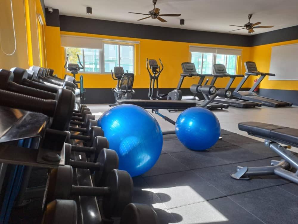 Impiana Homestay Near Putrajaya, Cyberjaya, Musliem Only,Wifi,Netflix كامبونج دنغكيل المظهر الخارجي الصورة