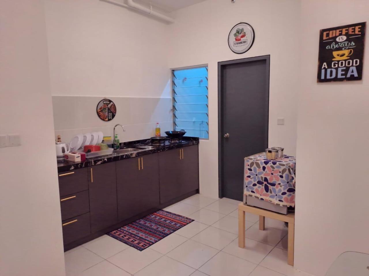 Impiana Homestay Near Putrajaya, Cyberjaya, Musliem Only,Wifi,Netflix كامبونج دنغكيل المظهر الخارجي الصورة